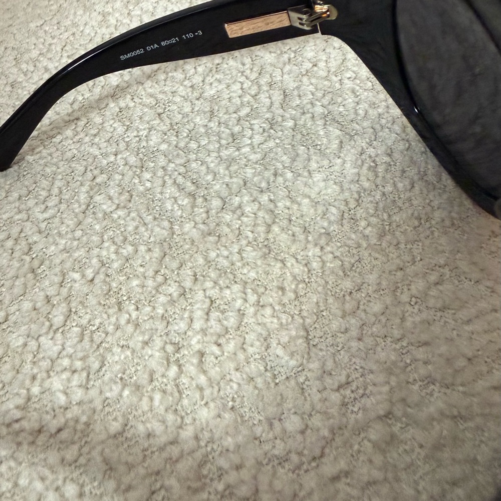 Sportmax Oversized Black Round Women’s Sunglasses - Picture 3 of 4